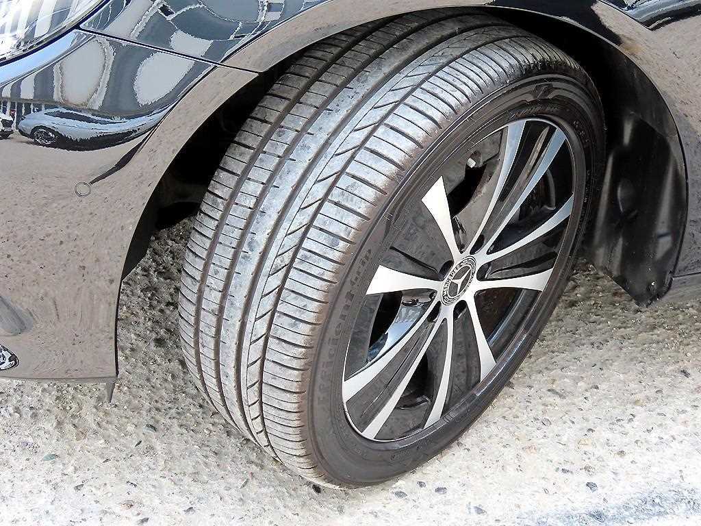 Mercedes-Benz E-Class — photo 20