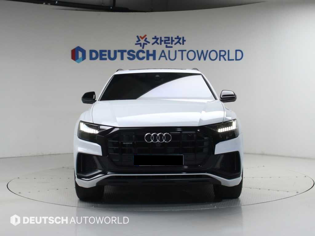 Audi Q8 — photo 03