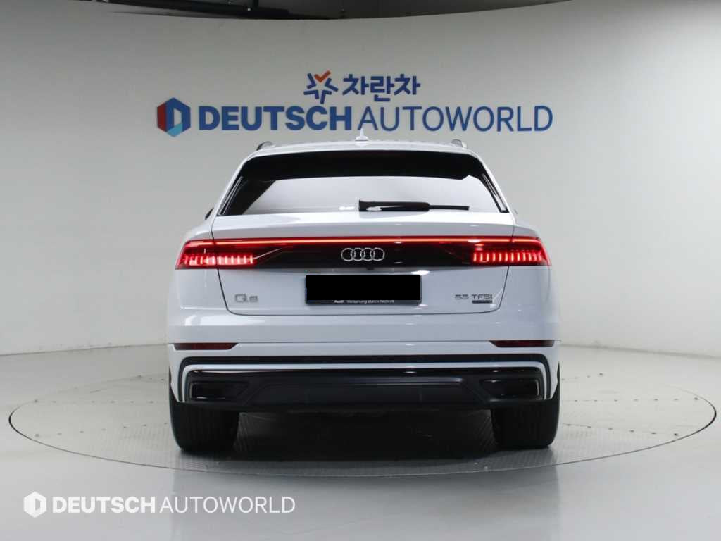 Audi Q8 — photo 04