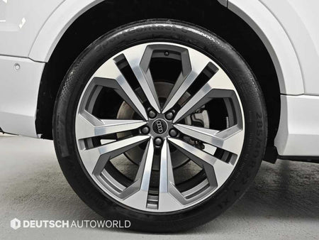 Audi Q8 — photo 05