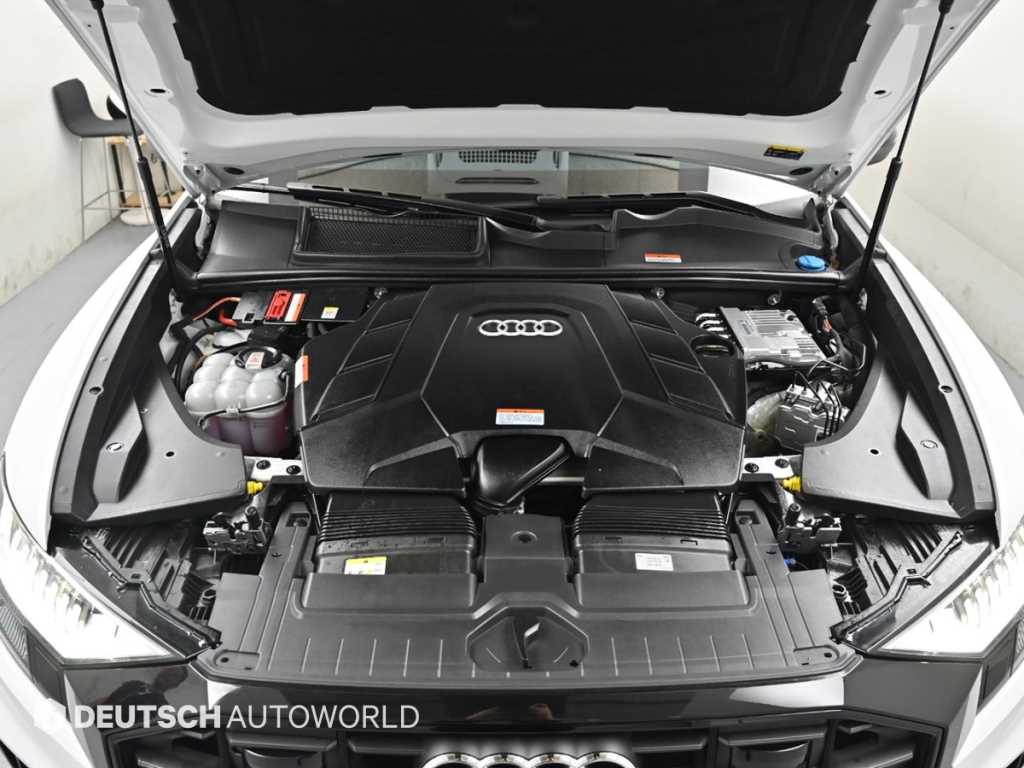Audi Q8 — photo 06