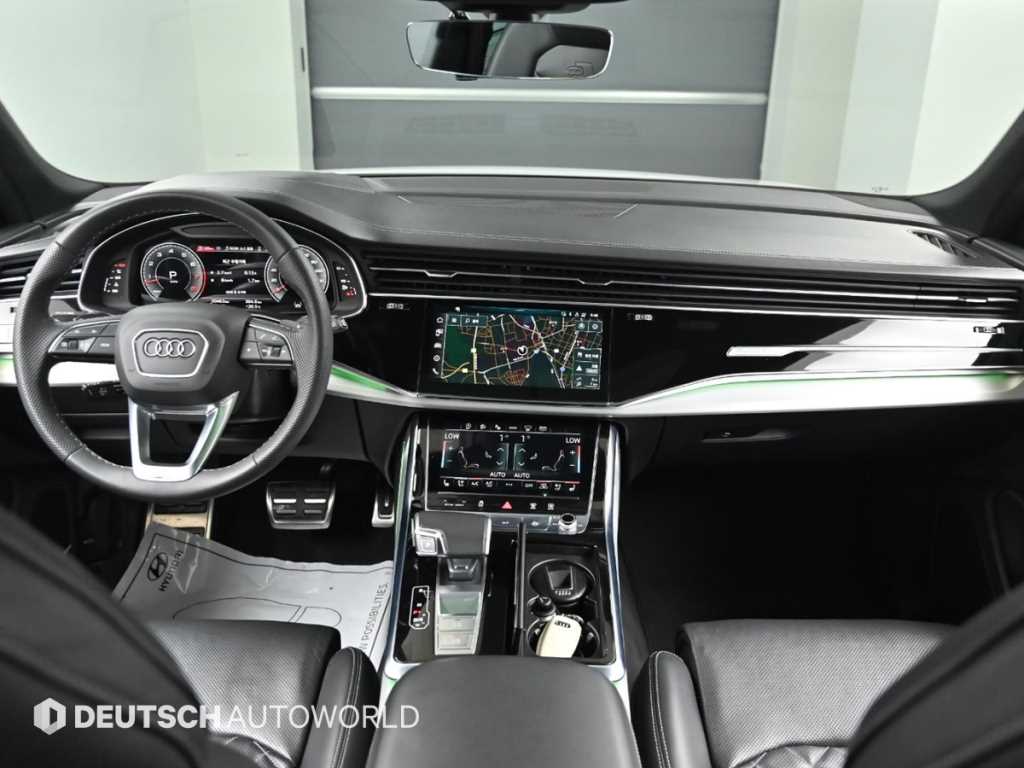 Audi Q8 — photo 07