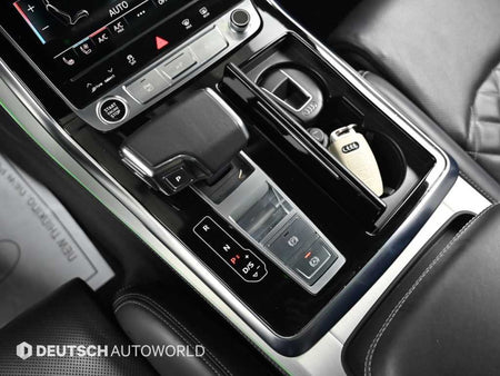 Audi Q8 — photo 09