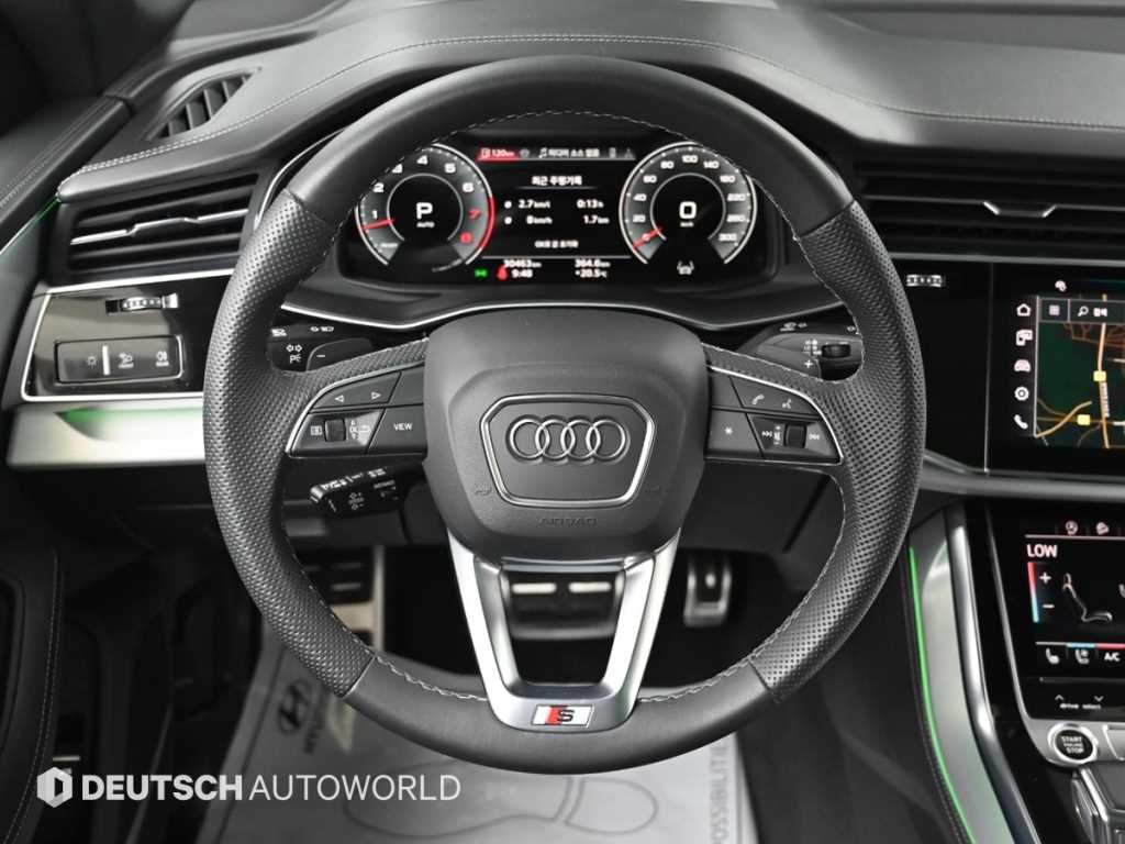 Audi Q8 — photo 13