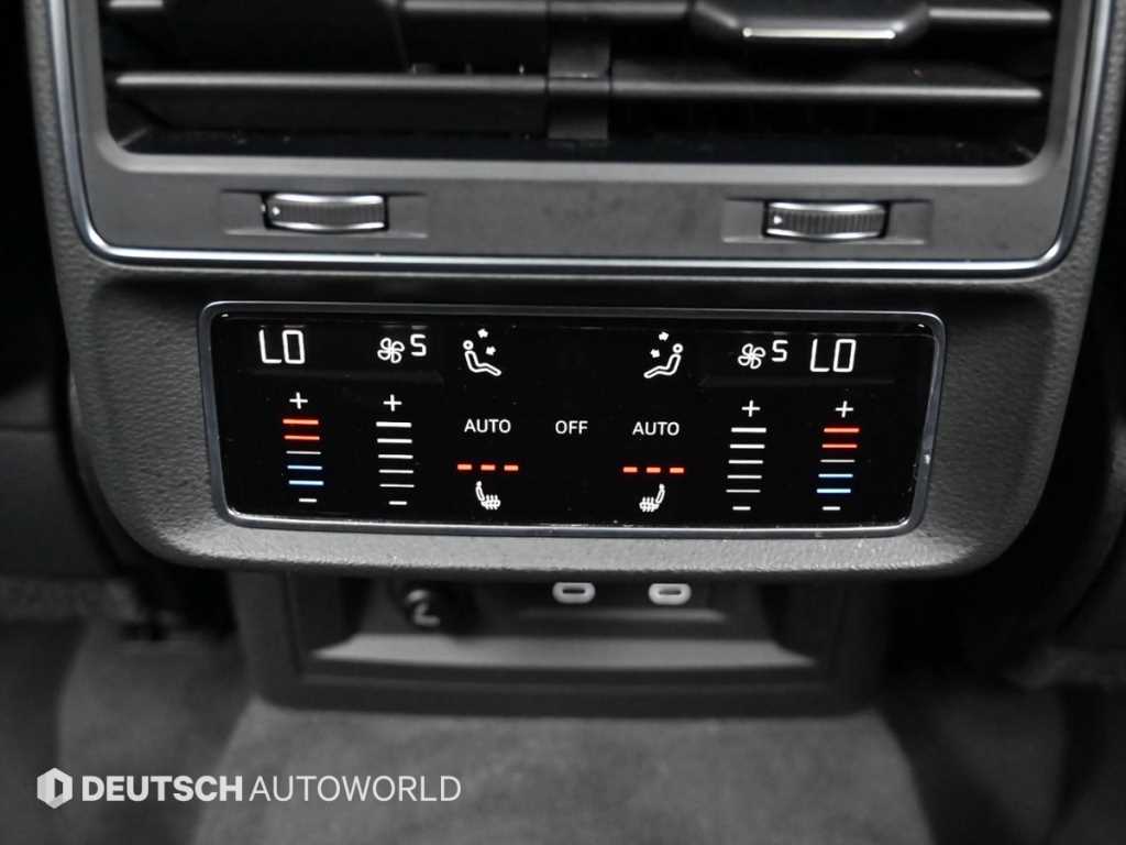 Audi Q8 — photo 16