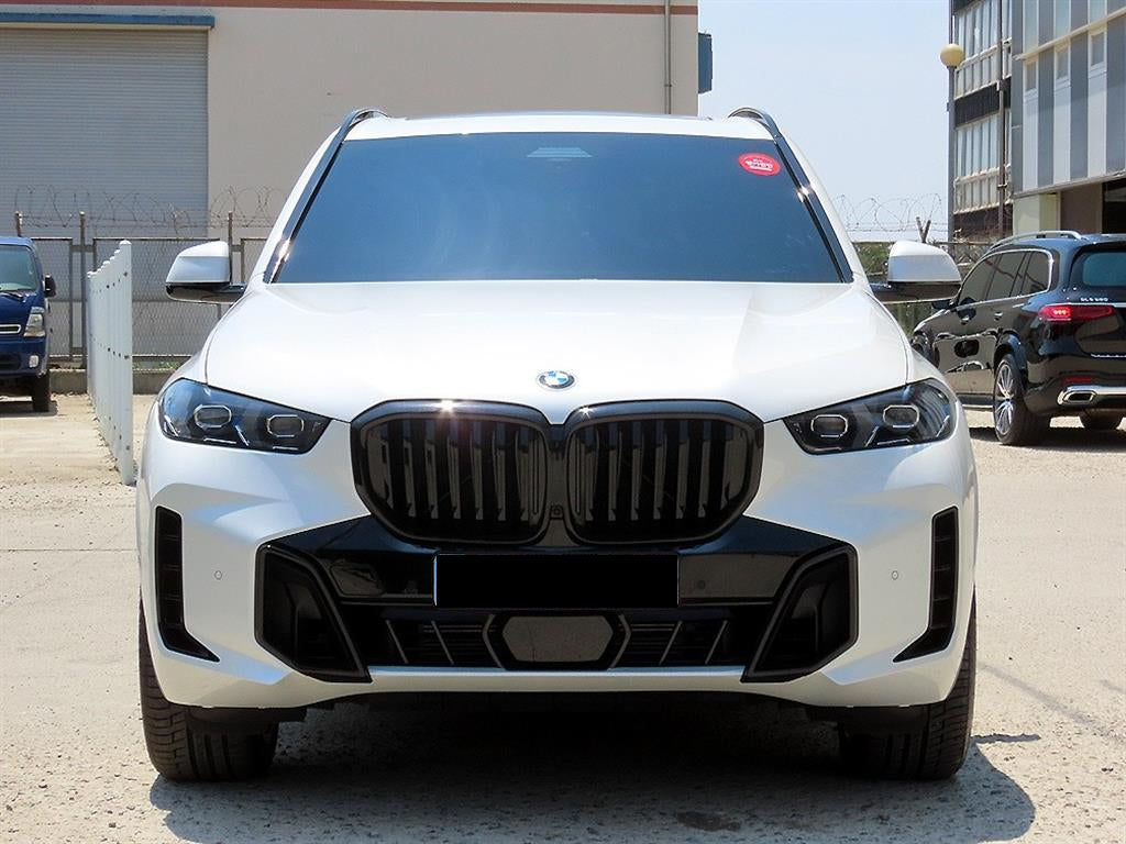 BMW X5 — photo 01
