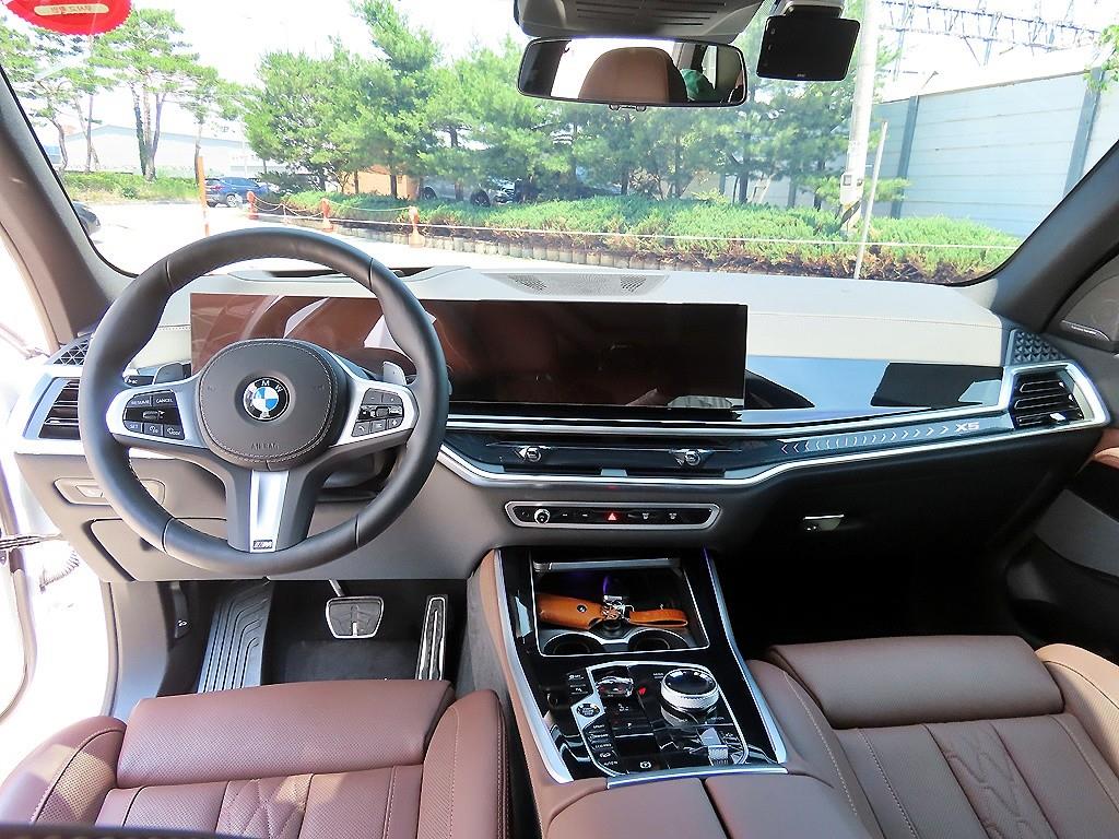 BMW X5 — photo 07