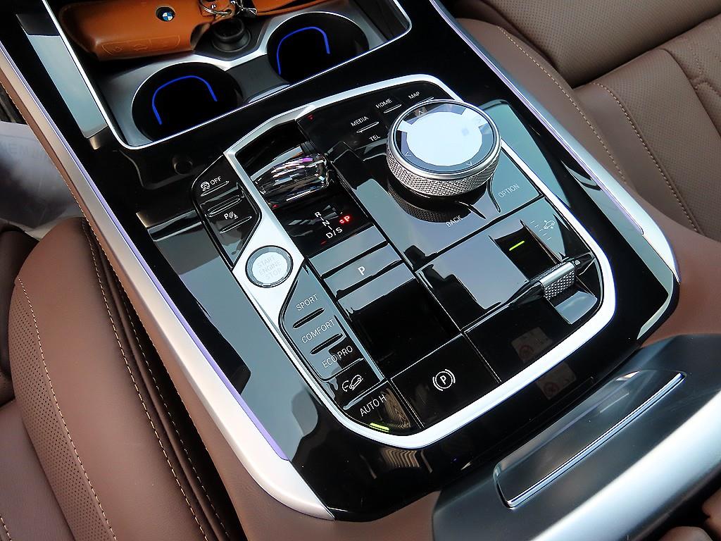 BMW X5 — photo 11