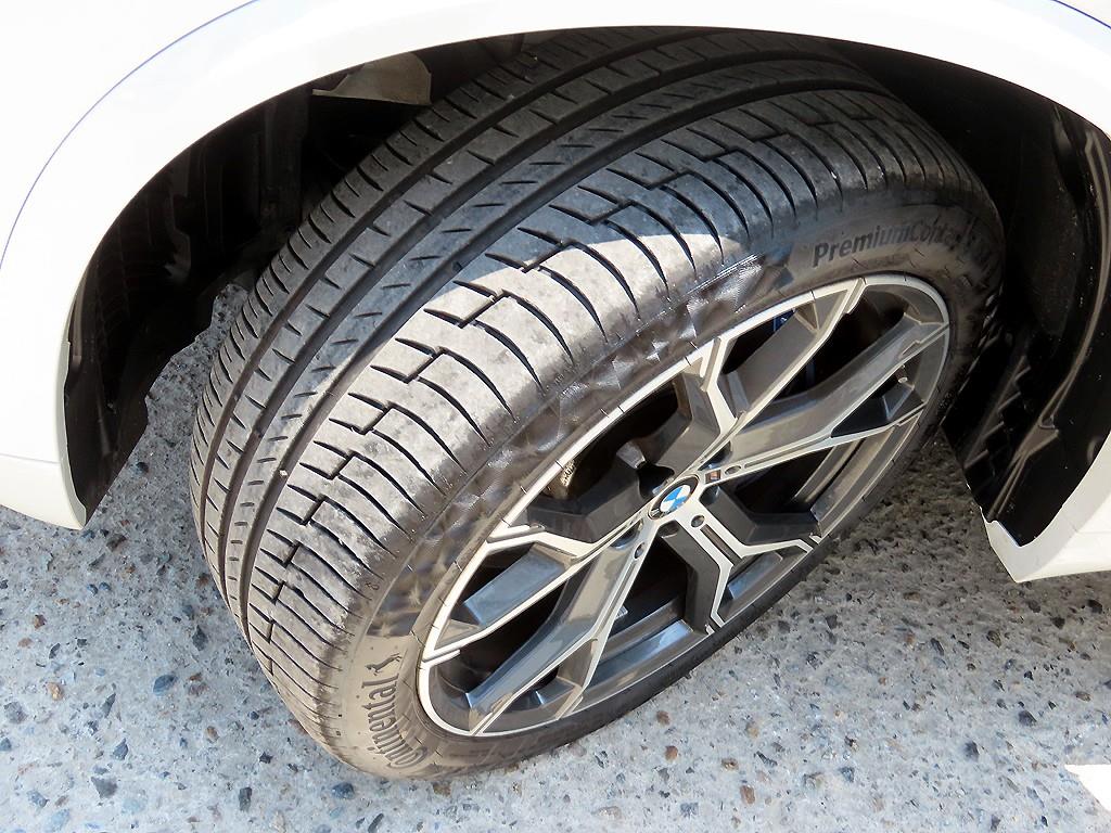 BMW X5 — photo 20