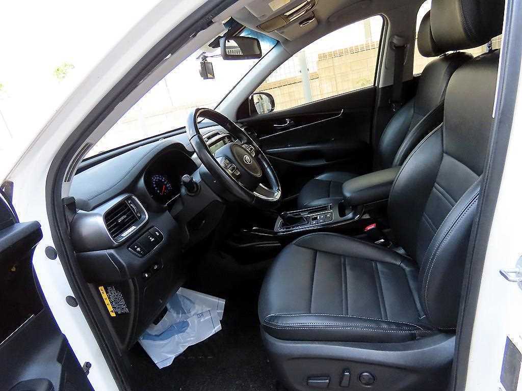 Kia Sorento — photo 05