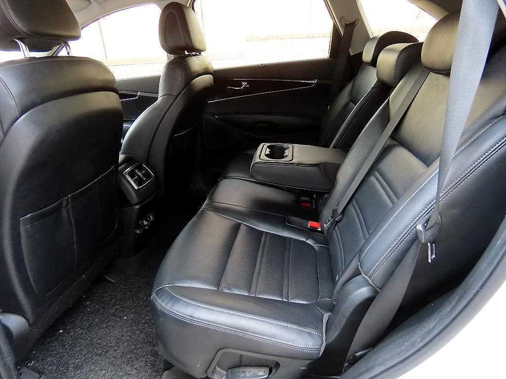 Kia Sorento — photo 06