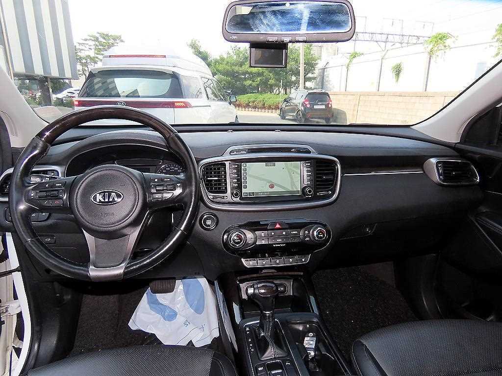 Kia Sorento — photo 07