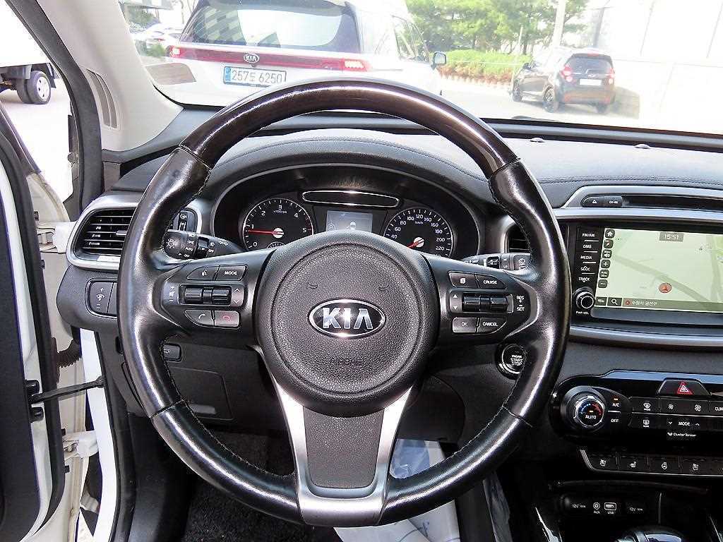 Kia Sorento — photo 08