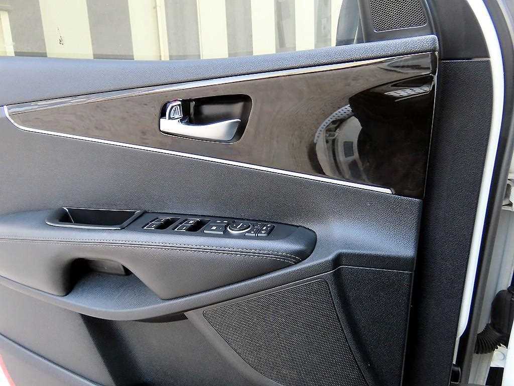 Kia Sorento — photo 11