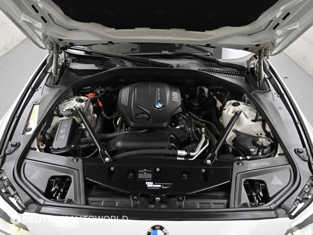BMW 5-Series — photo 07