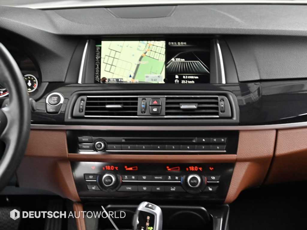 BMW 5-Series — photo 15