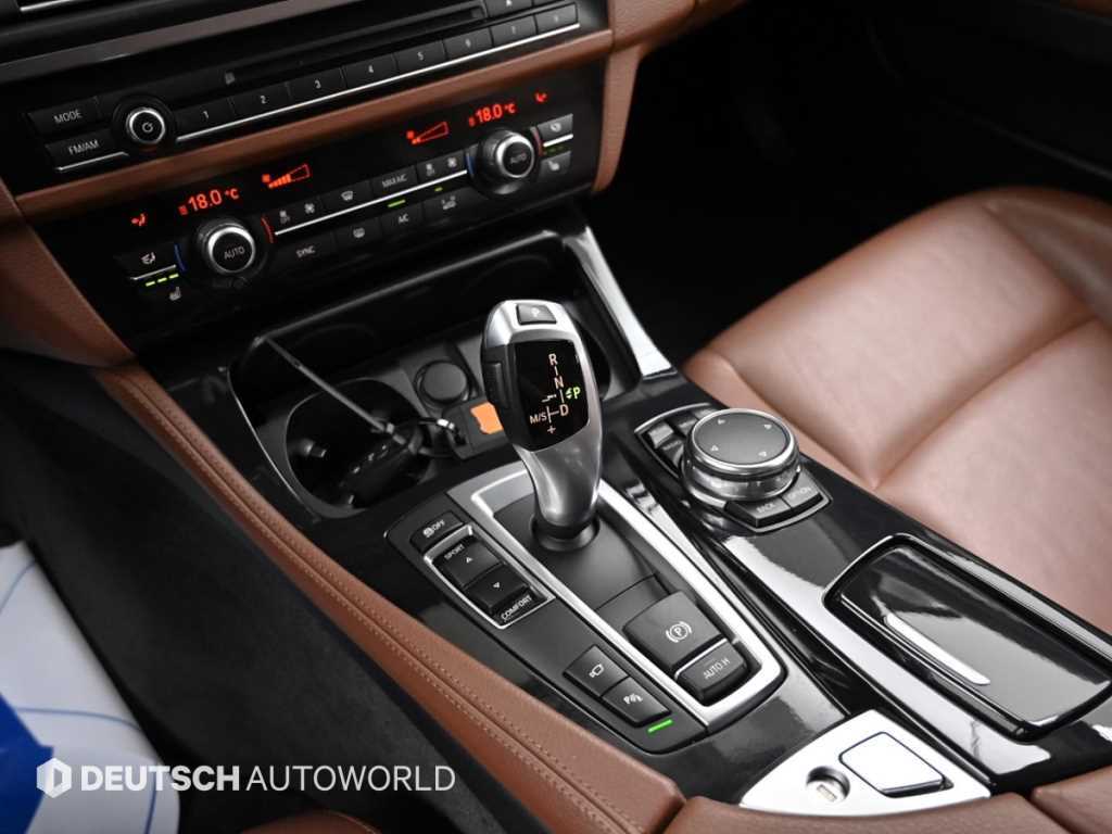 BMW 5-Series — photo 18