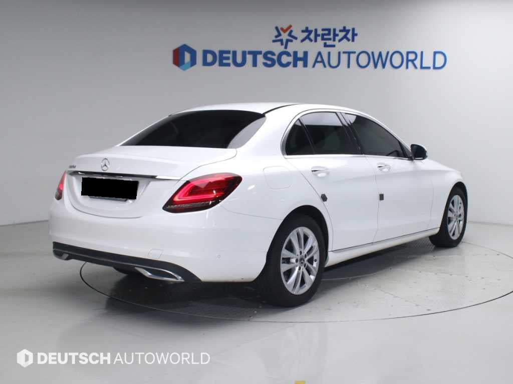 Mercedes-Benz C-Class — photo 02