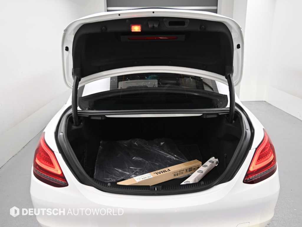Mercedes-Benz C-Class — photo 05