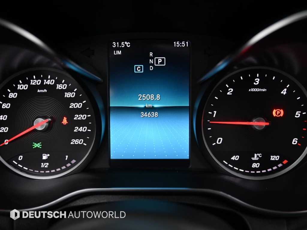 Mercedes-Benz C-Class — photo 09
