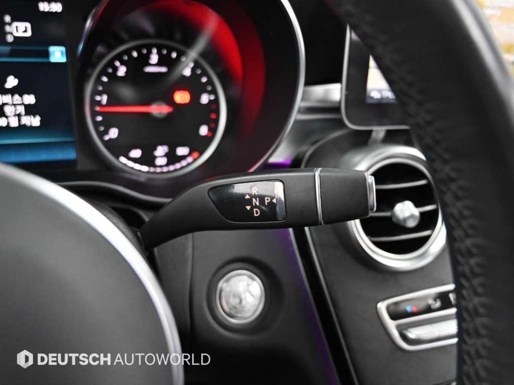 Mercedes-Benz C-Class — photo 16