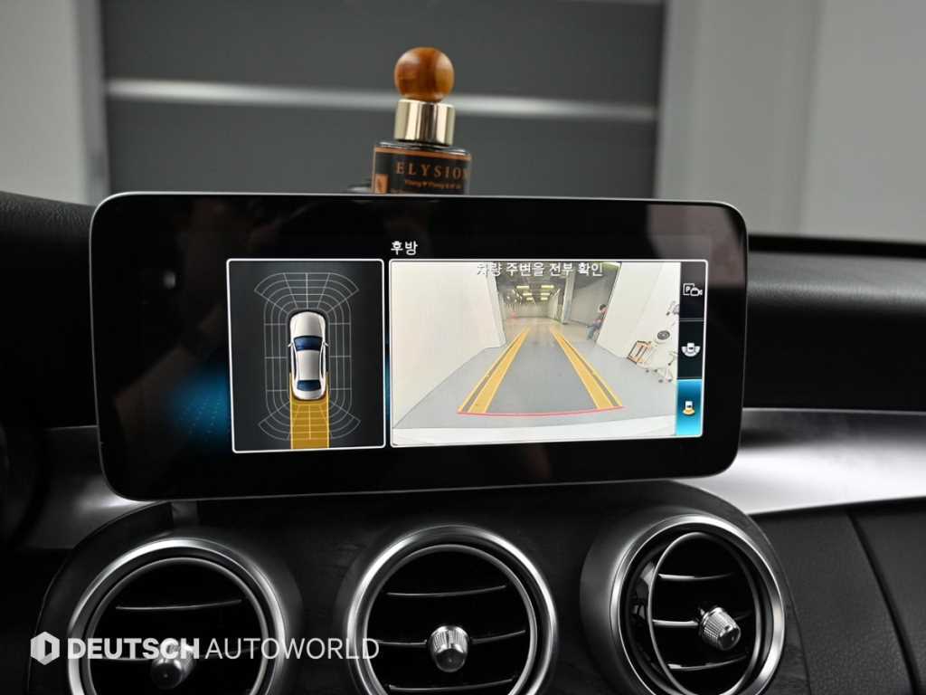 Mercedes-Benz C-Class — photo 18