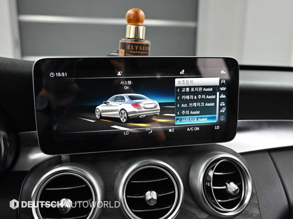 Mercedes-Benz C-Class — photo 19
