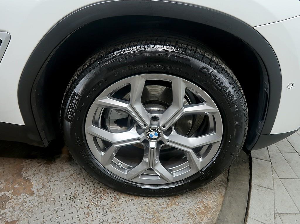 BMW X3 — photo 08