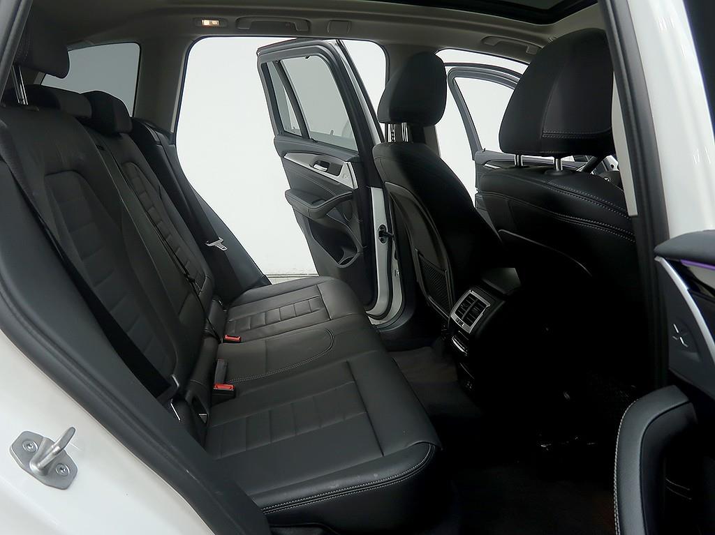 BMW X3 — photo 12