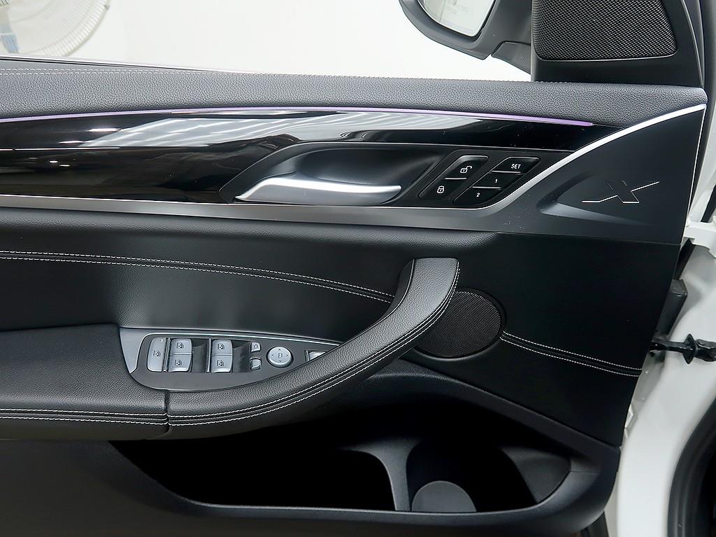 BMW X3 — photo 17