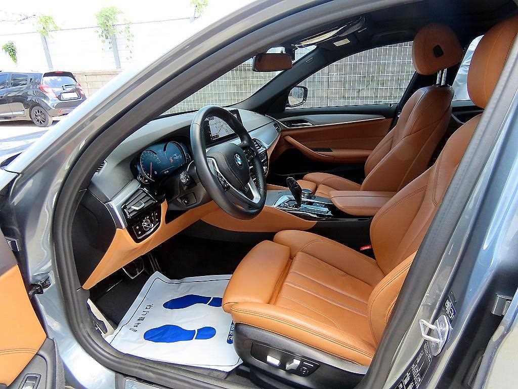 BMW 5-Series — photo 05