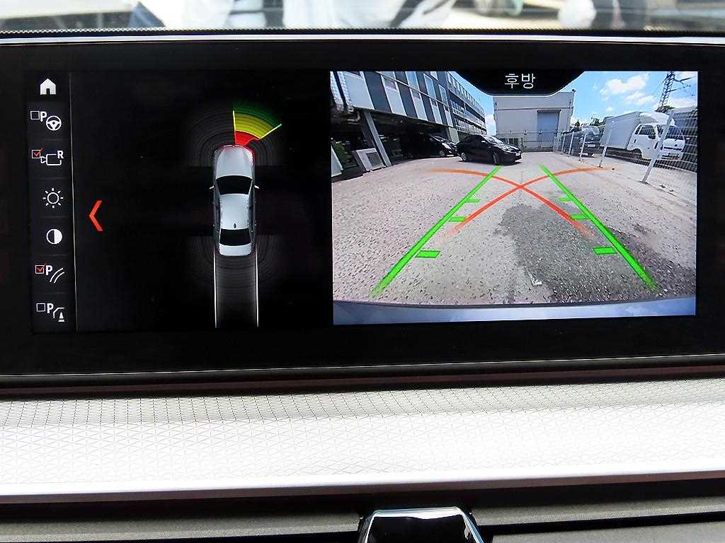 BMW 5-Series — photo 14