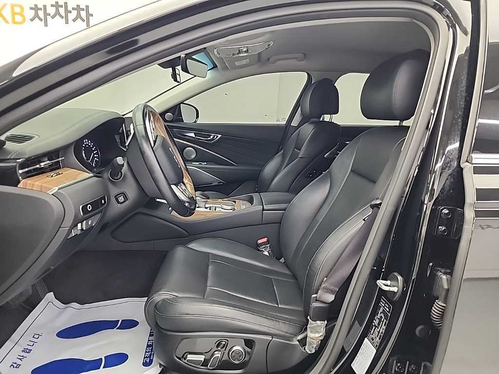 Kia K9 — photo 12