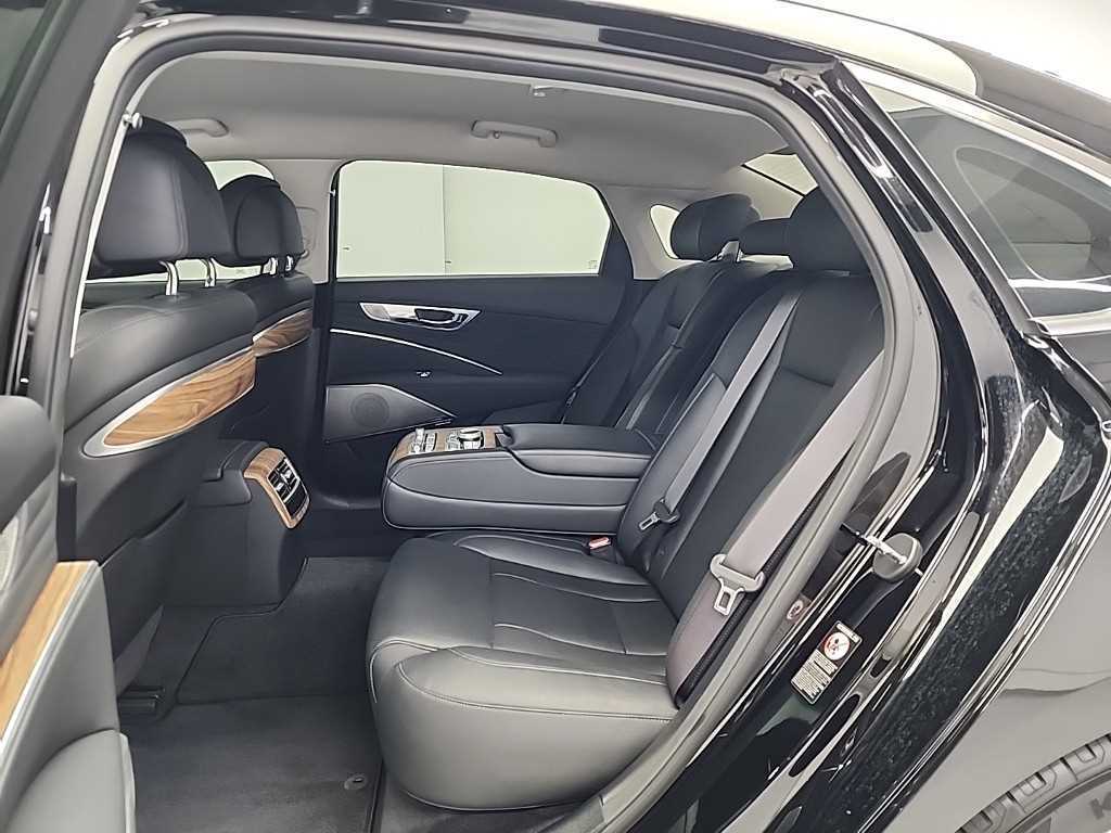 Kia K9 — photo 13