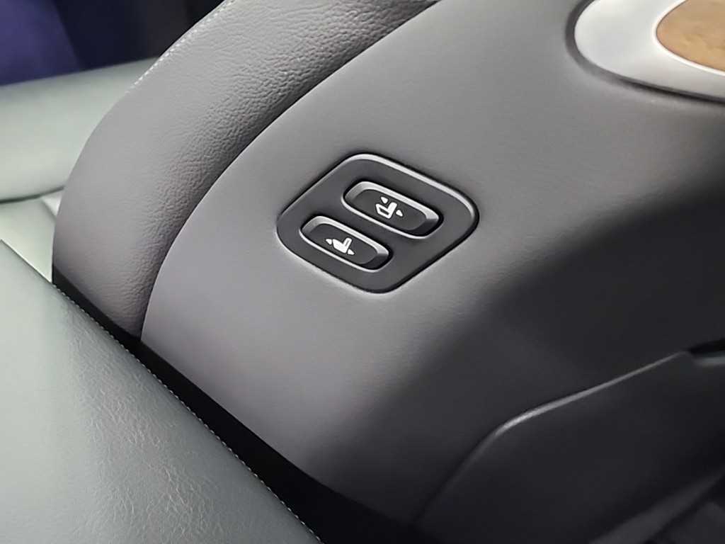 Kia K9 — photo 14
