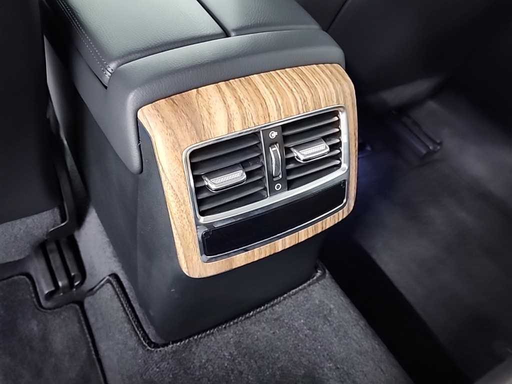 Kia K9 — photo 15