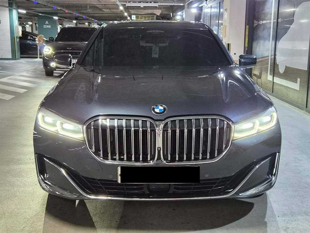 BMW 7-Series — photo 02