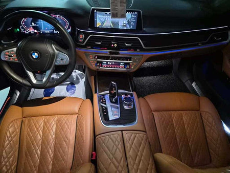 BMW 7-Series — photo 10