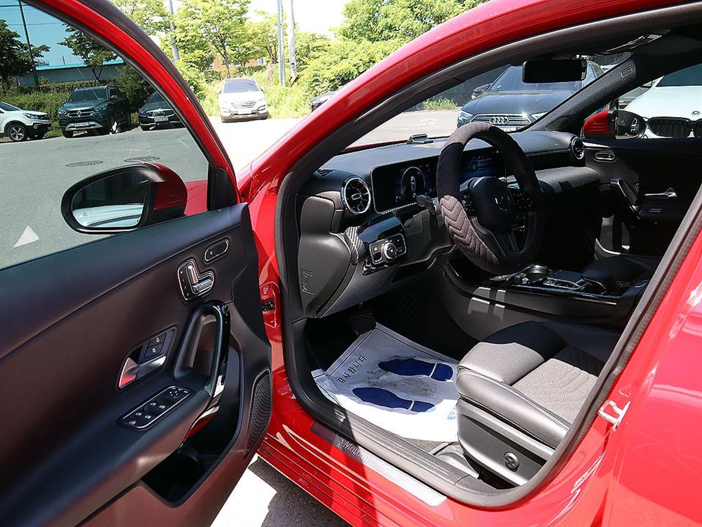 Mercedes-Benz A-Class — photo 06