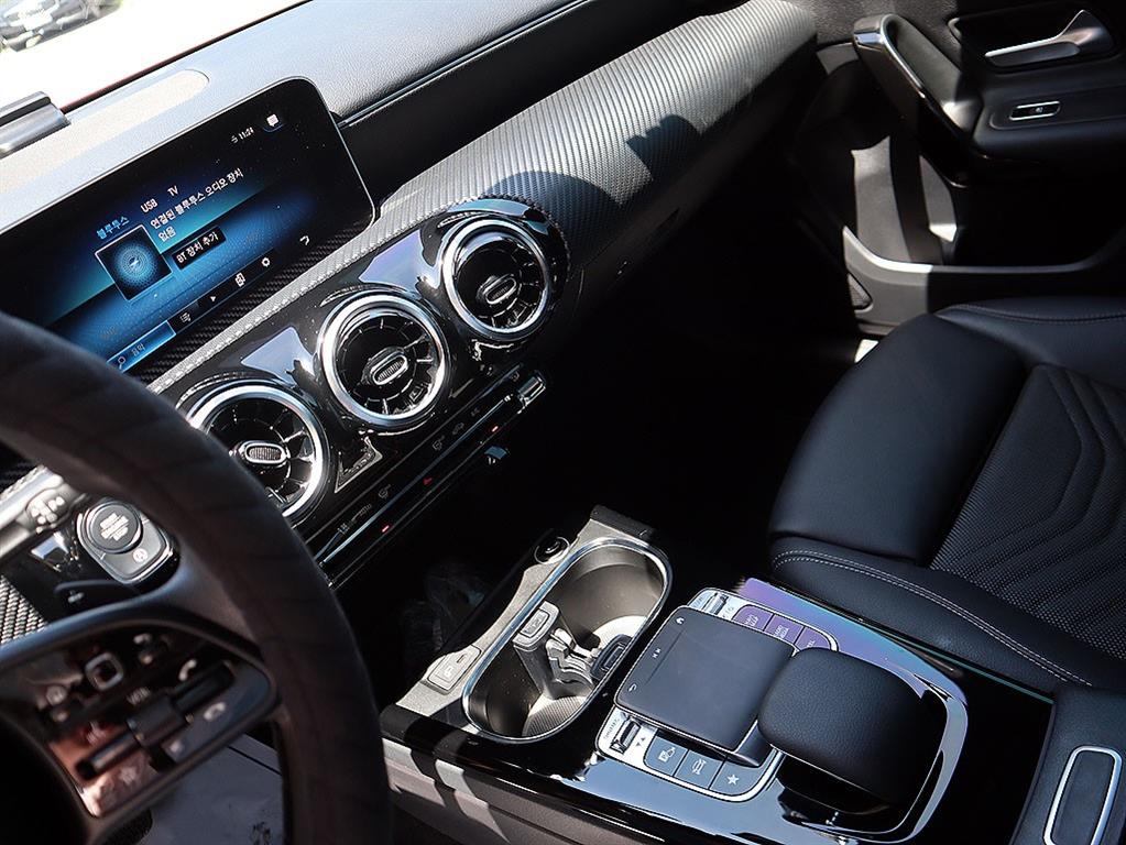 Mercedes-Benz A-Class — photo 10