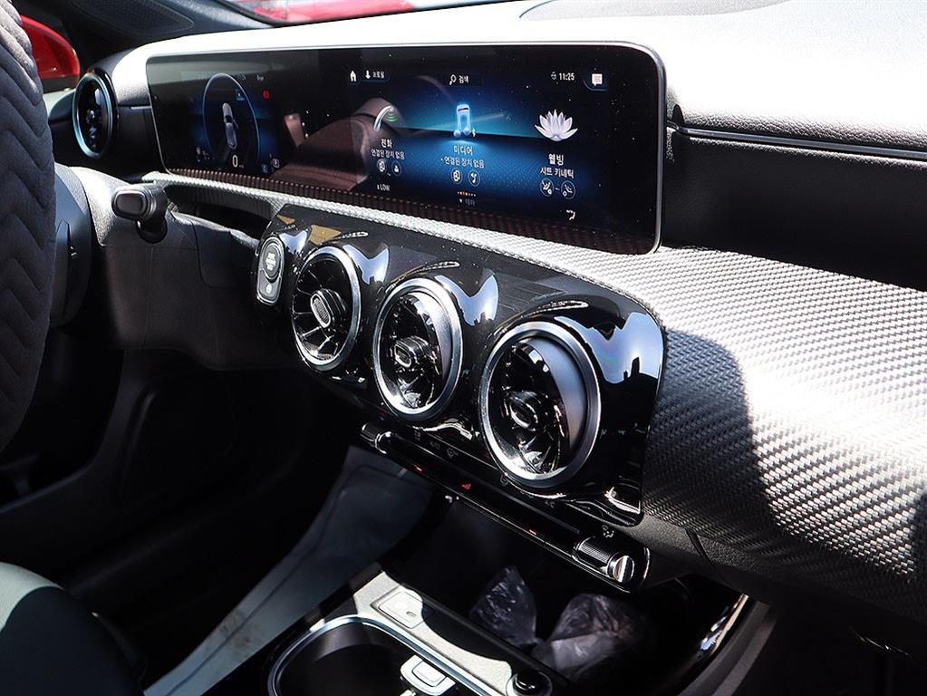 Mercedes-Benz A-Class — photo 11