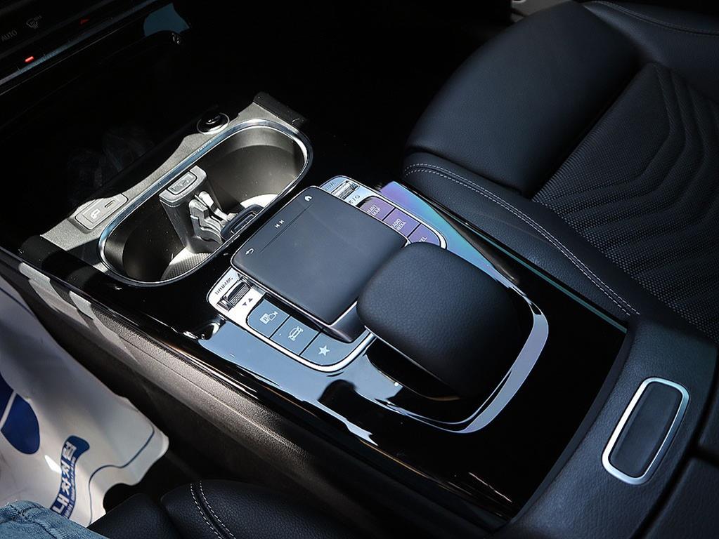 Mercedes-Benz A-Class — photo 12