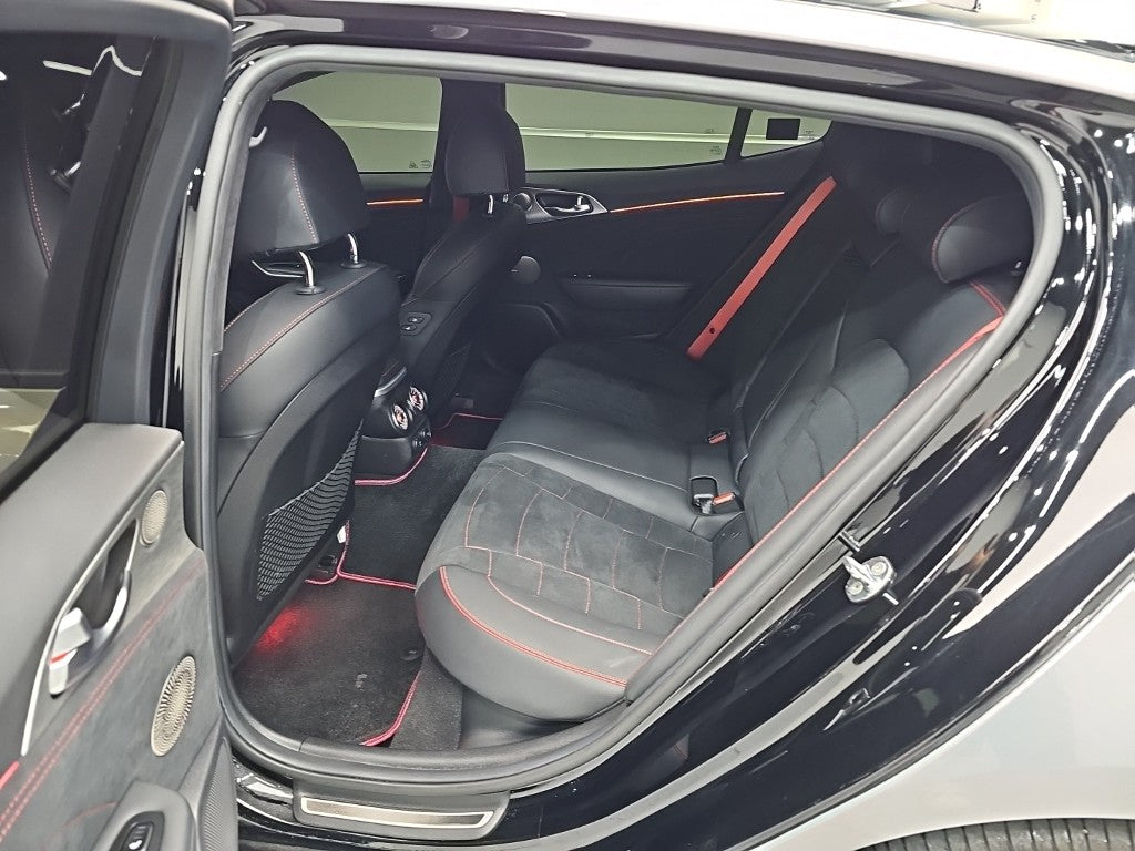 Kia Stinger — photo 12