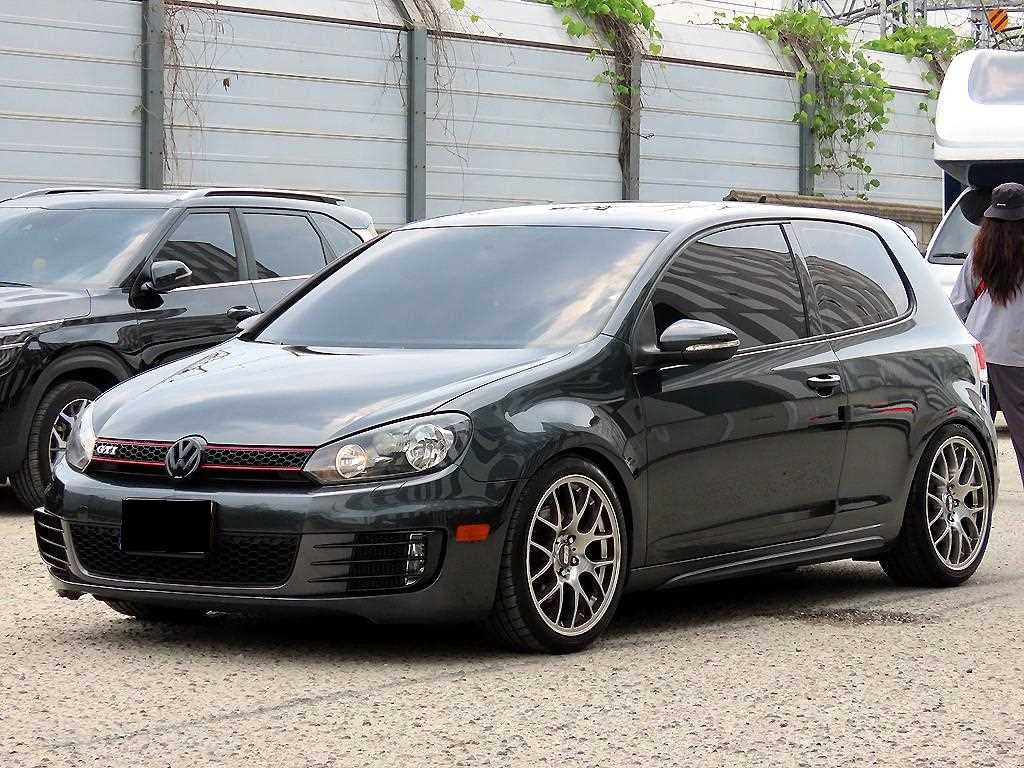 Volkswagen Golf — photo 02