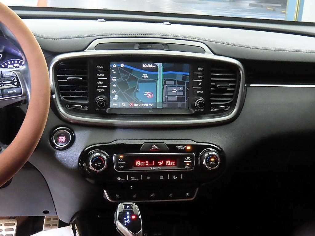 Kia Sorento — photo 12