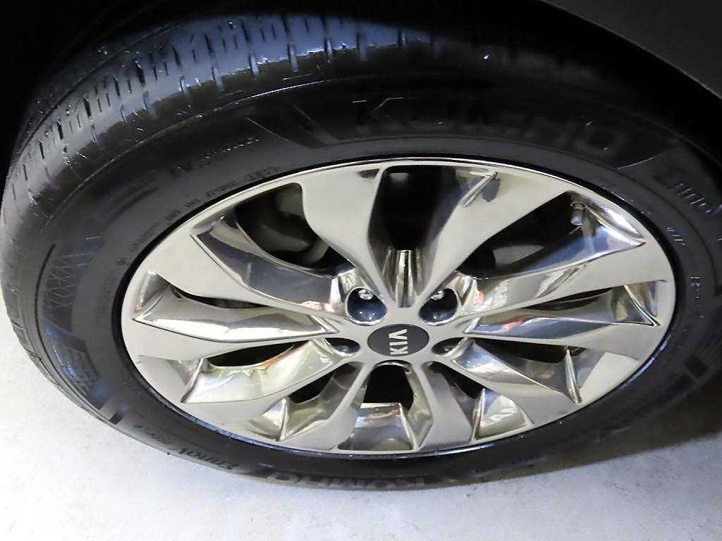 Kia Sorento — photo 20
