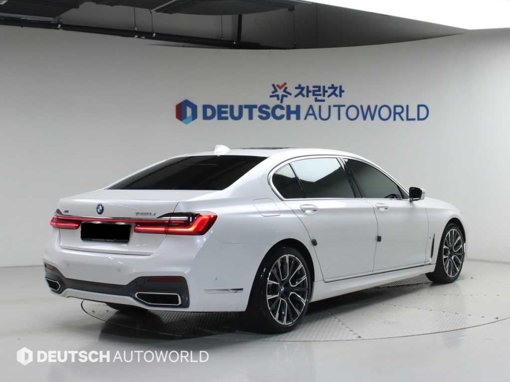 BMW 7-Series — photo 02