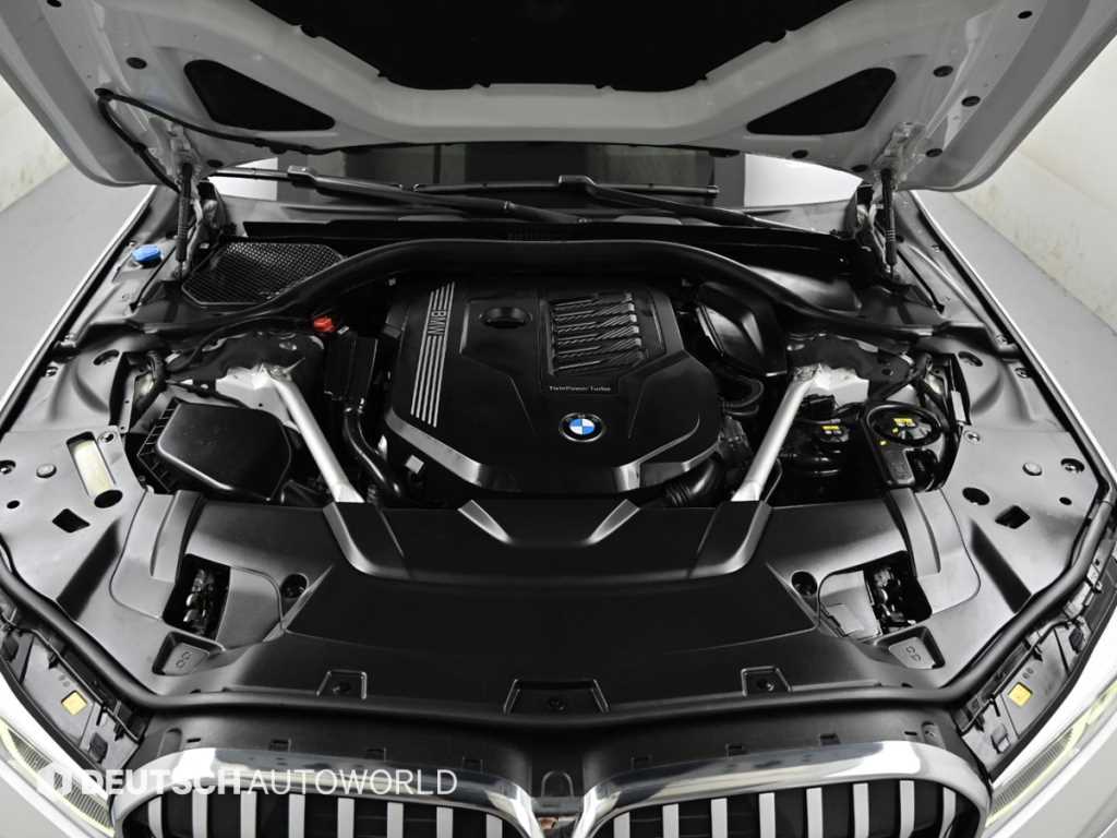 BMW 7-Series — photo 06