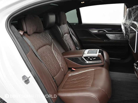 BMW 7-Series — photo 12