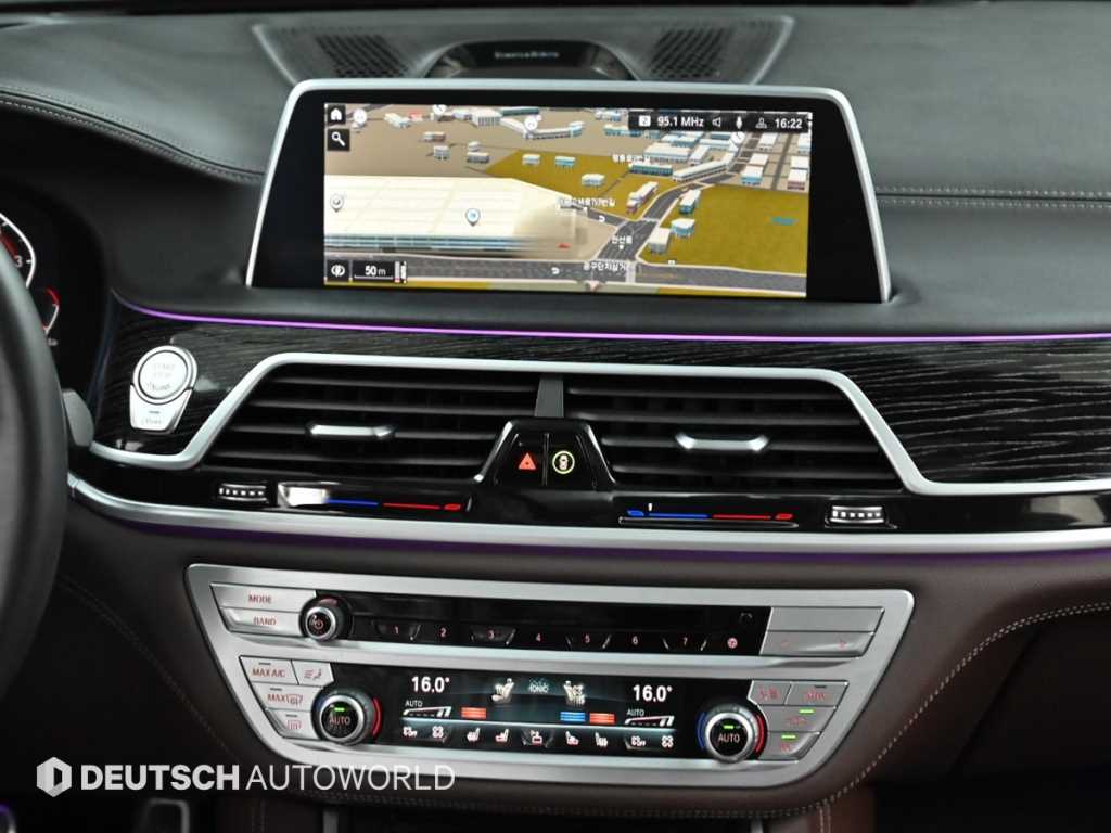 BMW 7-Series — photo 14